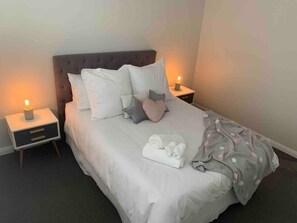 2 chambres, fer et planche Ă repasser, Wi-Fi, draps fournis