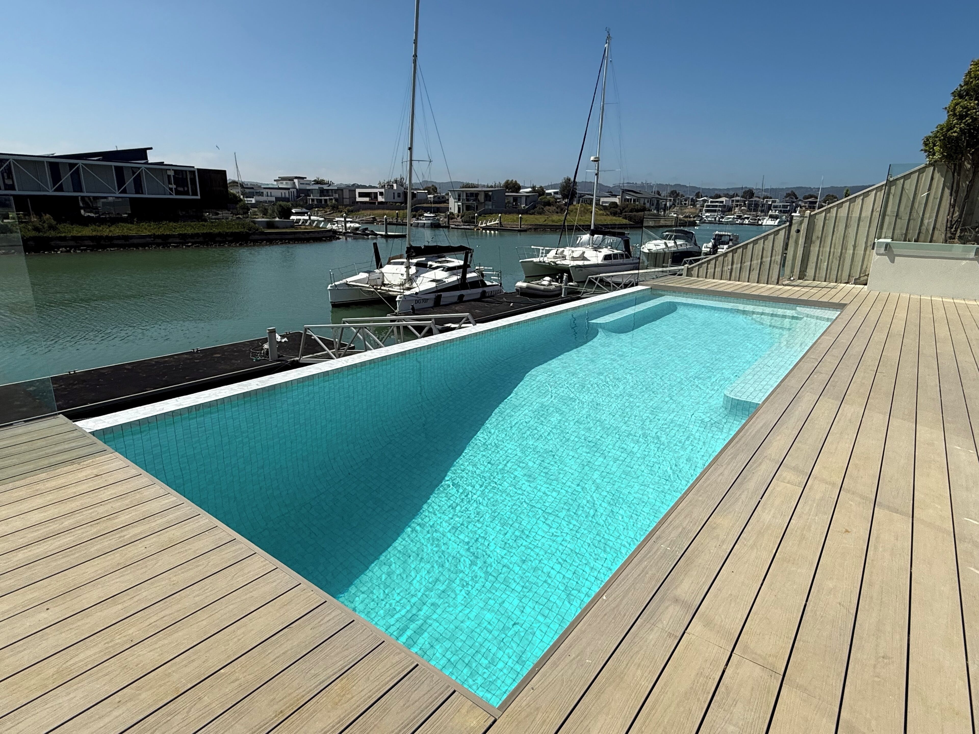 屋外プール、温水プール