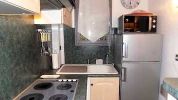 Fridge, microwave, dishwasher, toaster