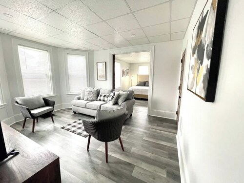 Cozy Lancaster Apartment Near Attractions