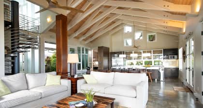 Ultimate in "Cool" - Amazing Design...Ocean/Sunset Views A/C .......TVNCU #5007