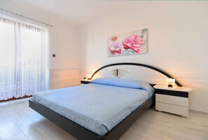 2 室のベッドルーム、WiFi