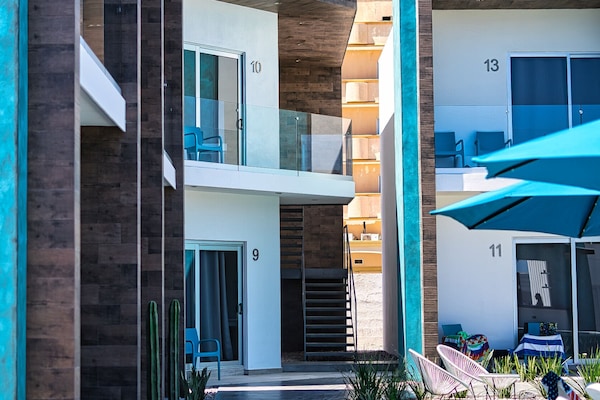 Vista frontal de la propiedad