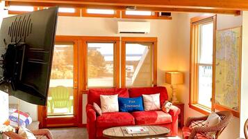 Télévision, lecteur de DVD, chaîne hi-fi