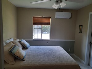1 bedroom, iron/ironing board, free WiFi, bed sheets - Tranquil and peaciful vacation get away. Near shopping and entertainment areas (Freeport)