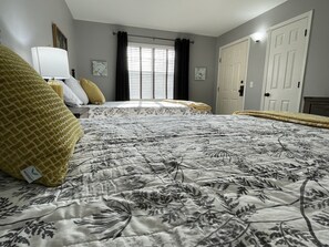 2 makuuhuonetta, silitysrauta/-lauta, vauvan matkasänky, ilmainen Wi-Fi