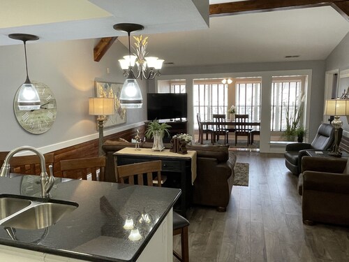 Higgins Hole In One Hideaway~GREAT Location~Outdoor Pool~Close to Branson fun