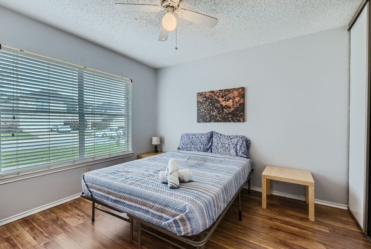 3 bedrooms, travel crib, WiFi, bed sheets