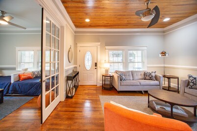 Charming 3bd/2ba, Bungalow near Duke and Downtown.