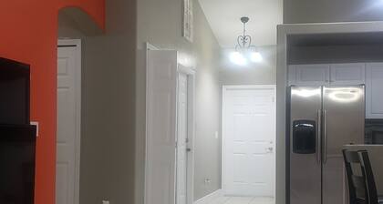 Le chateau; Entire house 3 <br>rooms . 2 bathrooms.