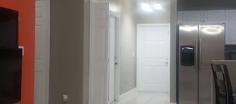 Le chateau; Entire house 3 <br>rooms . 2 bathrooms.