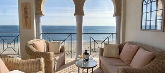Exclusive Beachfront Duplex Penthouse, La Perla