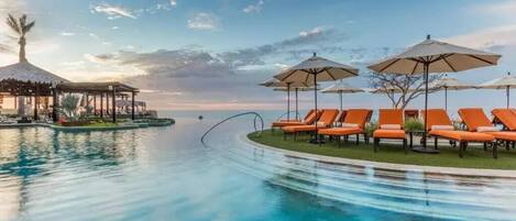 Outdoor pool, a heated pool