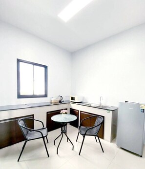 Phòng Suite, 1 phòng ngủ | Bếp riêng | Ấm điện 