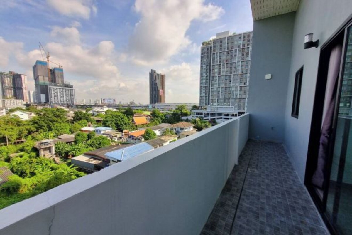 Suite With City View