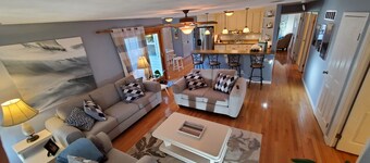 No parties, quiet, 3 bed, 2 bath.