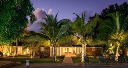 Villa le Manoir de Lorient - Located in Wonderful Lorient Beach with Private Pool
