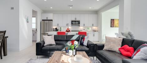 Televisión, mesa de ping pong