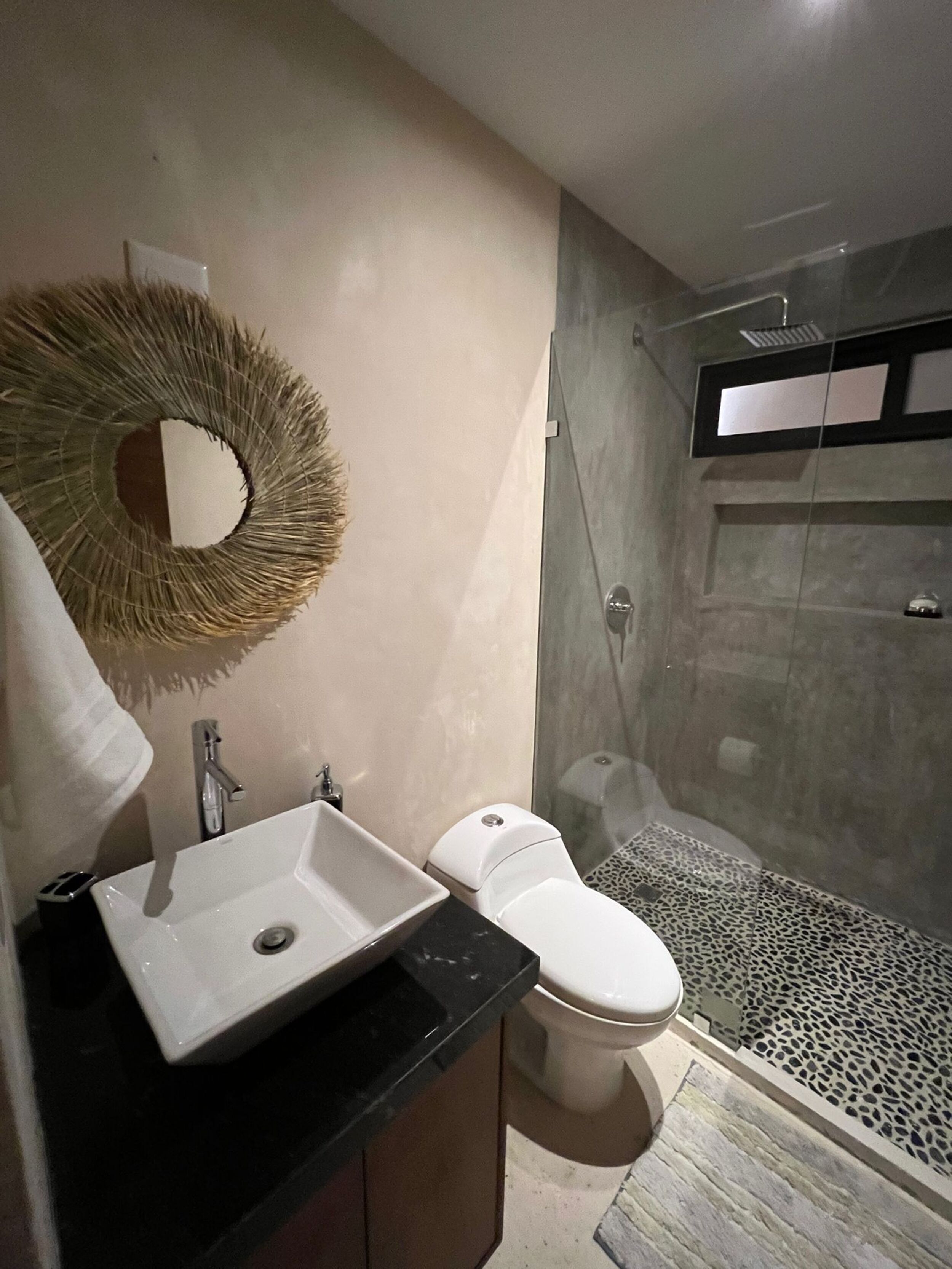 Monolocale Royal | Bagno | Doccia, asciugamani