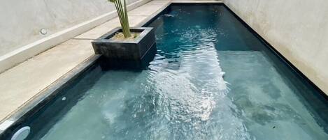 2 outdoor pools, sun loungers