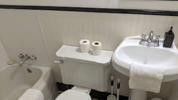 Ensemble douche/baignoire, sèche-cheveux, serviettes fournies, savon