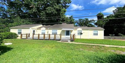 Charming Home with Sweeping Views of the MS River