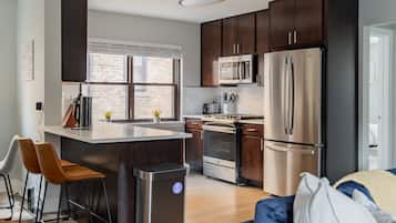 KylskÄp, mikrovÄgsugn, ugn och spishÀll