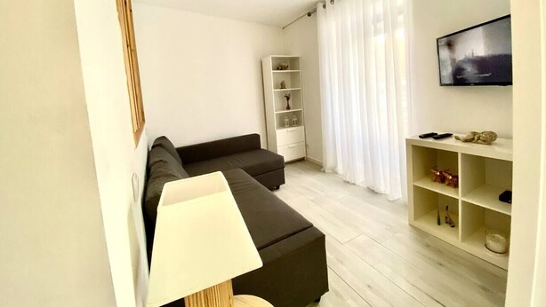 TV - Remarkable 2-Bed House in Ponta Delgada (Ponta Delgada)