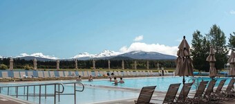 Large Black Butte Meadow Home With Mountain Views 