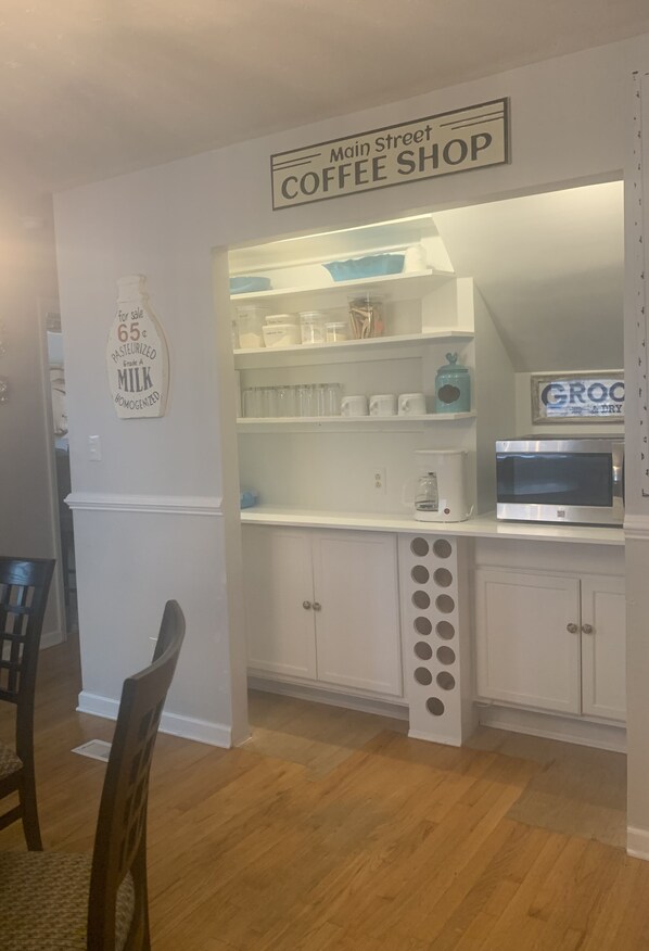 Interior - Relaxing Golf Course View with wrap around porch. (Maiden)