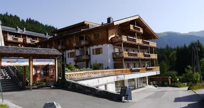 Panorama Chalet with Mountain View, Wi-Fi & Terrace