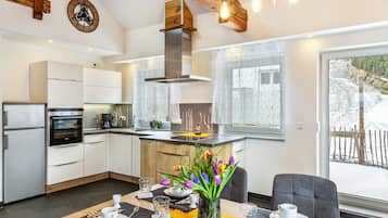 Køleskab, ovn, kogeplade, opvaskemaskine