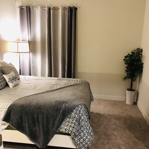 Room - Elegant escape 1bedroom living next to everything! (Brea)
