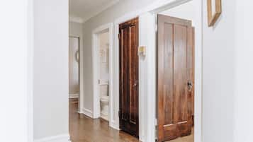 Combined shower/bathtub, hair dryer, towels, soap