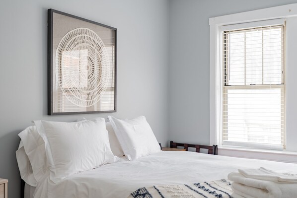 1 habitación, escritorio, tabla de planchar con plancha y wifi gratis 