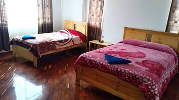 6 Schlafzimmer, Bügeleisen/Bügelbrett, Internetzugang