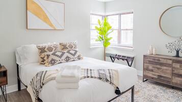 2 bedrooms, desk, iron/ironing board, free WiFi