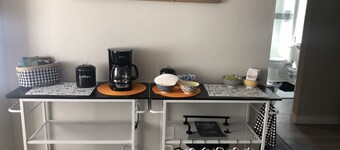 Palmer Park Oasis in Central Part of Colorado Spring.  Private Hot Tub!