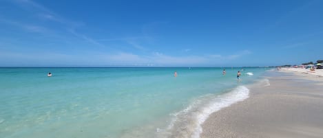 Beach nearby, sun-loungers, beach towels
