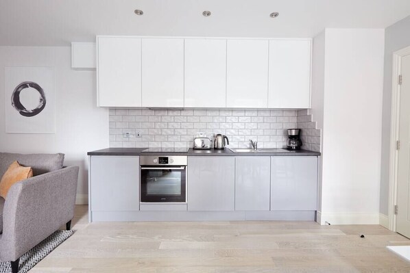 Fridge, microwave, oven, stovetop
