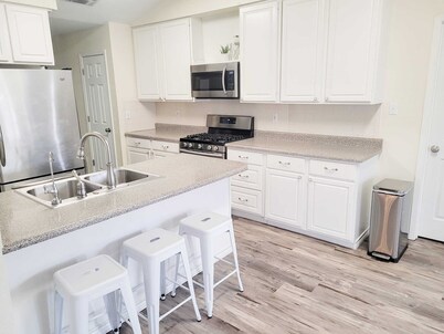 Spacious Family & Pet friendly home with Game Room FLETC or Long Term Available