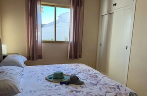 3 Schlafzimmer, Bügeleisen/Bügelbrett, Internetzugang, Bettwäsche