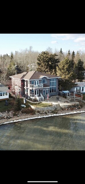 Exterior - LAKEFRONT Villa On Grandview Beach: MIAMI VICE (Westerose)