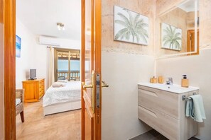 4 Schlafzimmer, BĂŒgeleisen/BĂŒgelbrett, Reisekinderbett, kostenloses WLAN