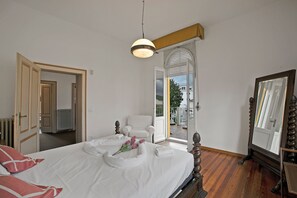 4 bedrooms, free WiFi, bed sheets