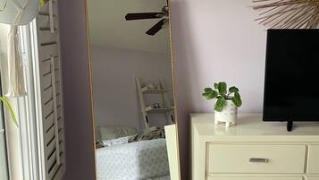 1 bedroom, iron/ironing board, free WiFi, bed sheets