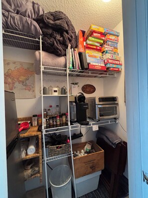 Interior - Pool w/slide, low fees, free golf cart, pets welcome. 10 blocks beach-near Mayo. (Jacksonville Beach)