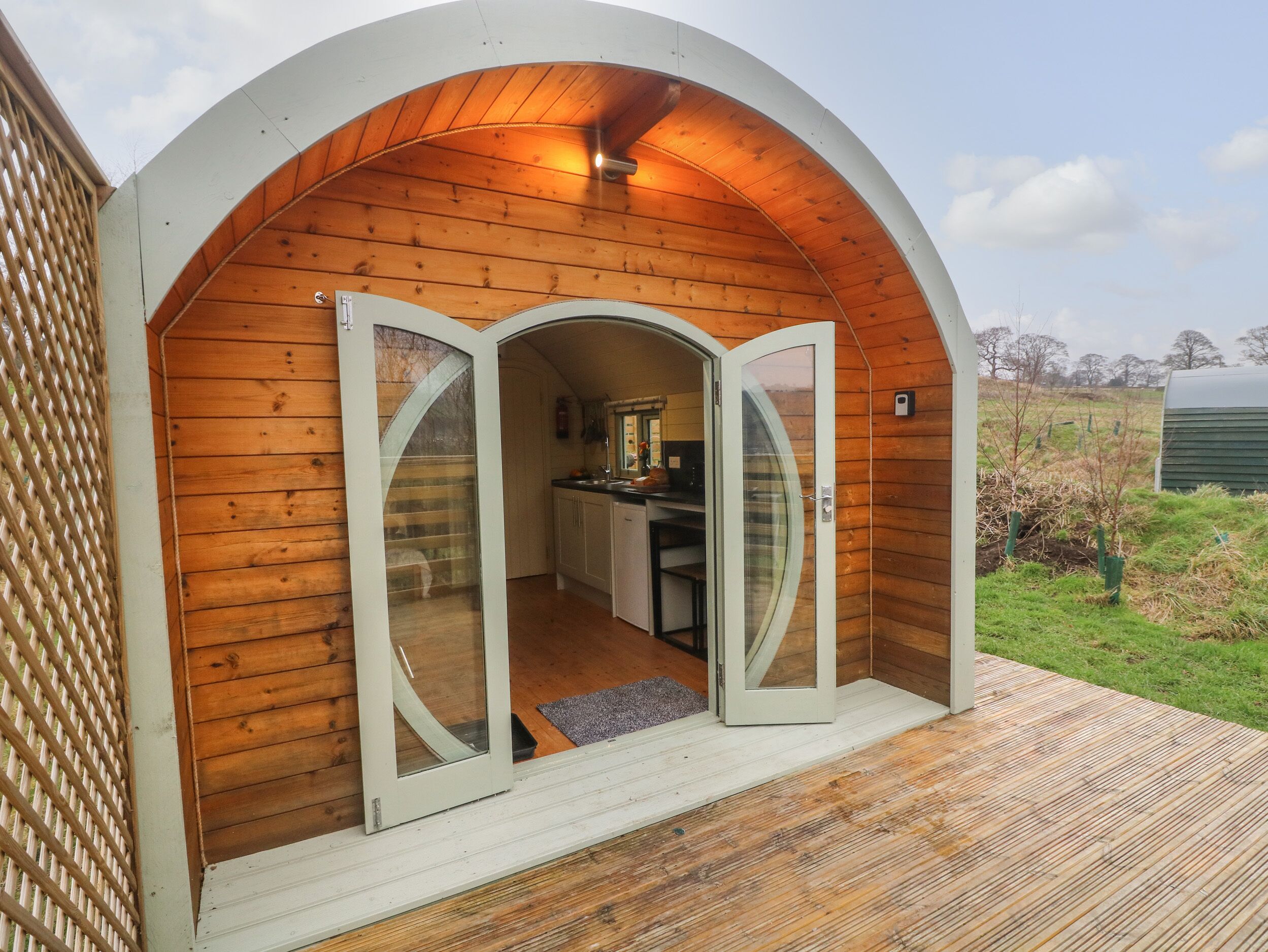 FOX, pet friendly, character holiday cottage in Cross Hills