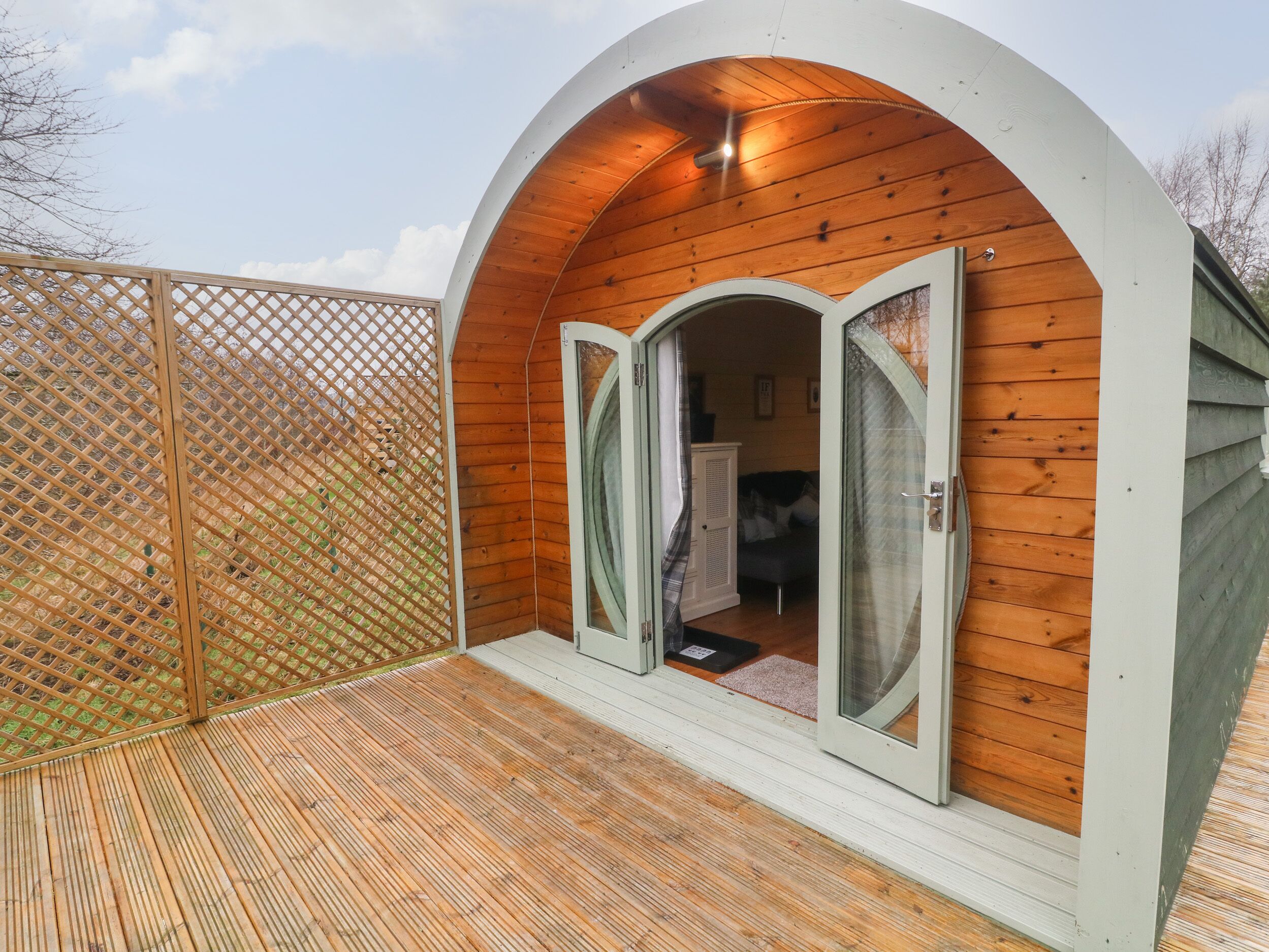 OTTER, pet friendly, with a garden in Cross Hills