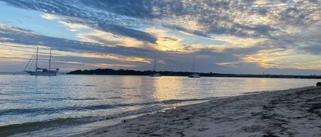 Una playa cerca